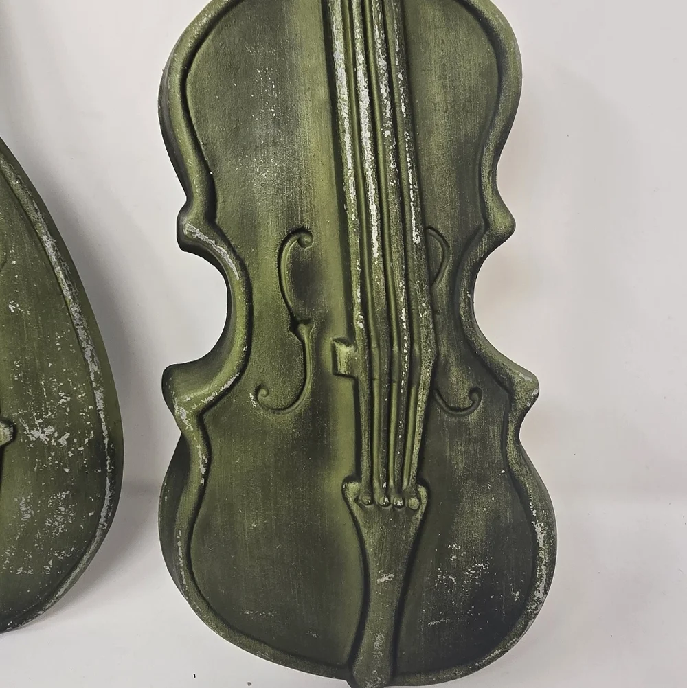 Vintage 60s royal cast metal green guitar mandolin wall hangings music‎